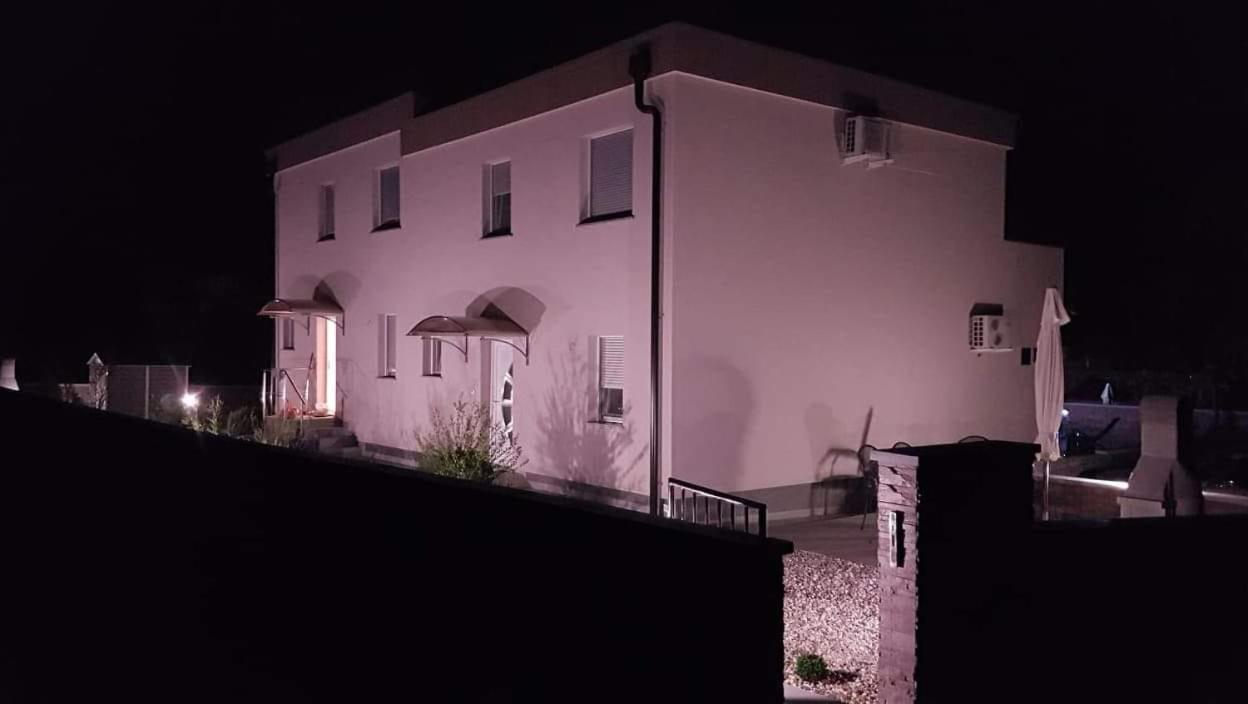 Holiday House "Sabine Green" Skrbčići Екстериор снимка